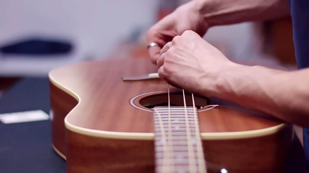 Guitar saddle installation